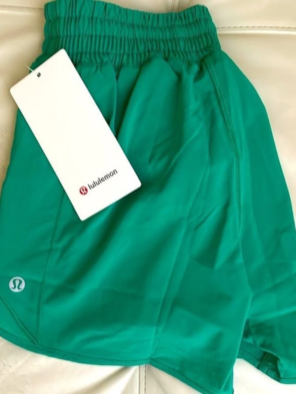 Lululemon Hotty Hot Short 4 inches size 8
